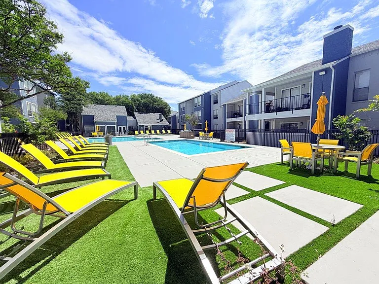 Seacrest Apartments — Photo 14