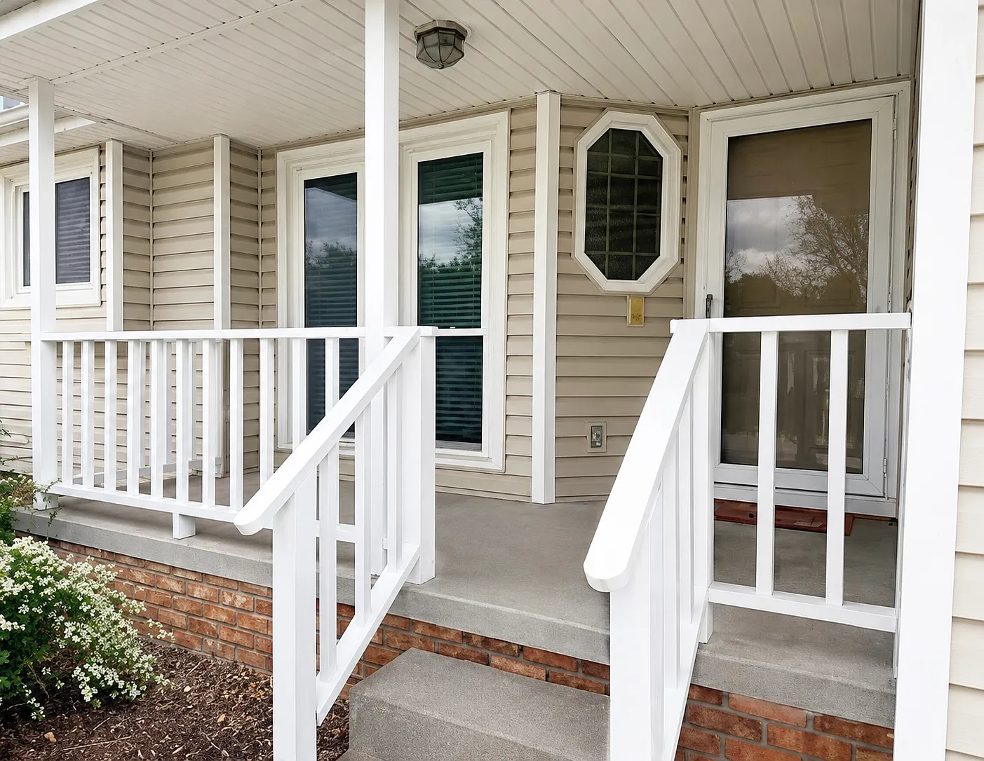 13572 V Cir — Photo 2