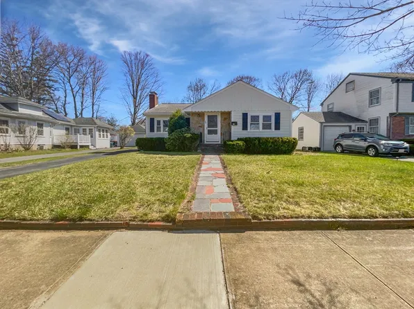 58 Morse Ave, Brockton, MA 02301