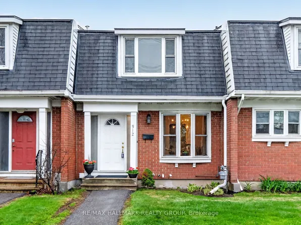 912 Dynes Rd, Ottawa, ON K2C 0G8