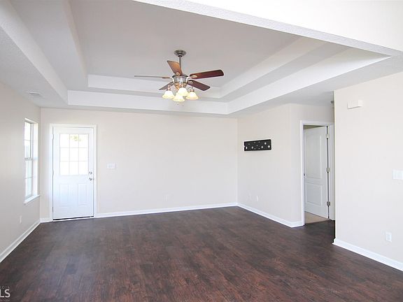 3rd image of 320 Laurel Woods Dr