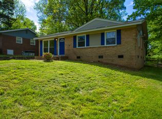 1018 Dunleigh Dr, Charlotte, NC 28214