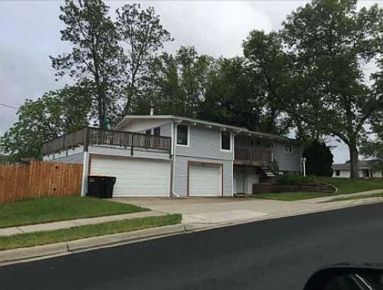 1st image of 729 Dakota St S