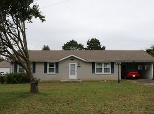 202 N Main St, Erin, TN 37061