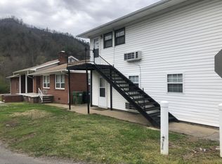 227 Spring St, Hampton, TN 37658