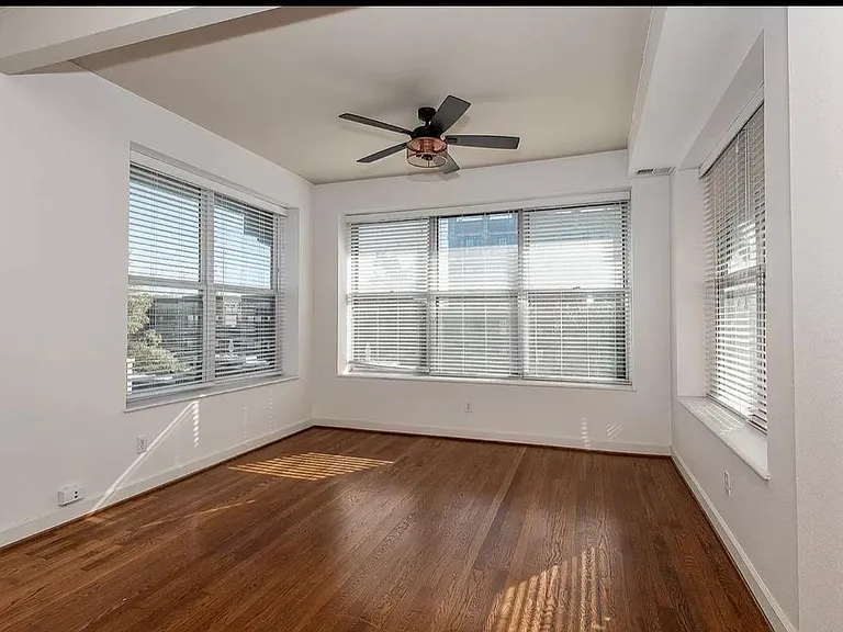 5621 Pershing Ave #32 — Photo 29