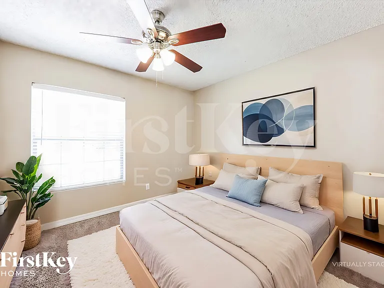 5203 W Sandra Ter — Photo 15