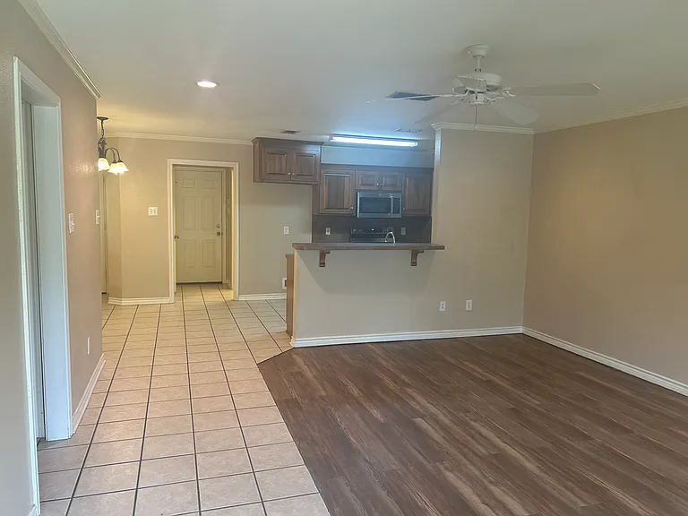 8317 Garrett Dr #8317 — Photo 3
