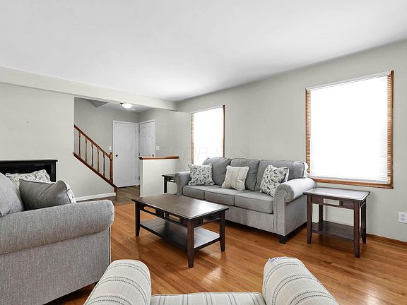 5th image of 1679 Peardale Rd N