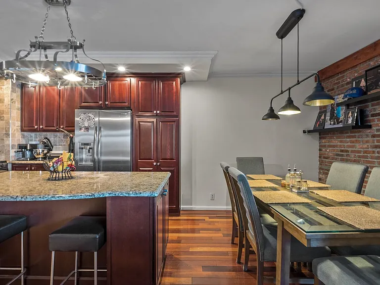 7002 Boulevard East #11A — Photo 3