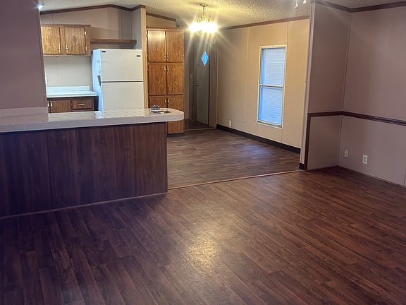 3rd image of 828 Sardis Lake Dr