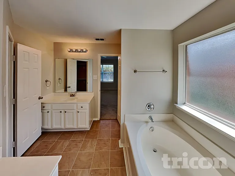 1012 Rachel St — Photo 10