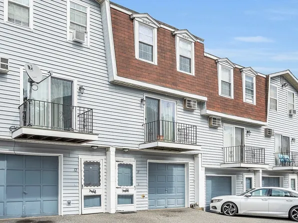 1271 Pawtucket Blvd APT 11, Lowell, MA 01854