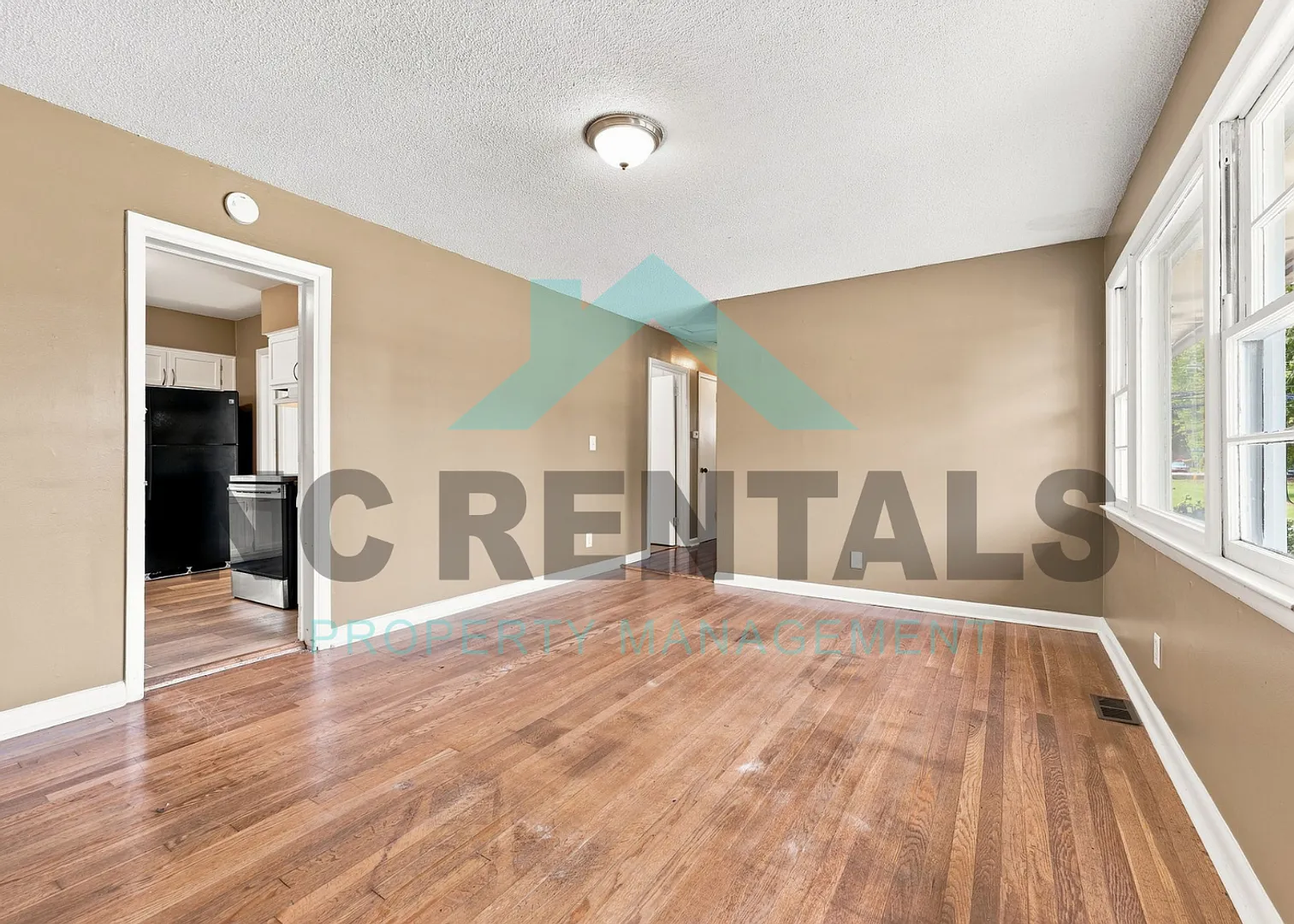 Your New Home Awaits! Cozy 3BR/1BA in Greensboro Pet-Friendly & HVAC! — Photo 3