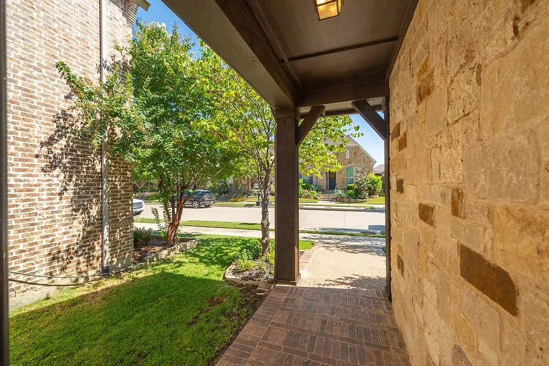 1008 Lone Ivory Trl — Photo 2