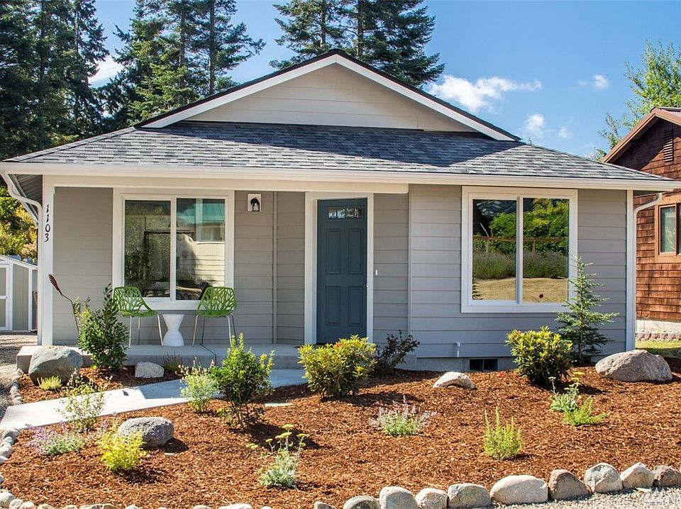 Sunny lot with professional landscaping. Never been lived in brand new home on 1103 - 18th Street!