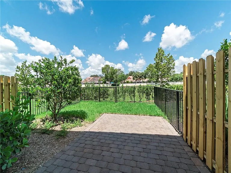13056 Anthorne Ln #113 — Photo 6
