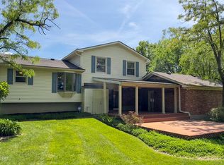 10701 Blackwood Rd, Jeffersontown, KY 40299