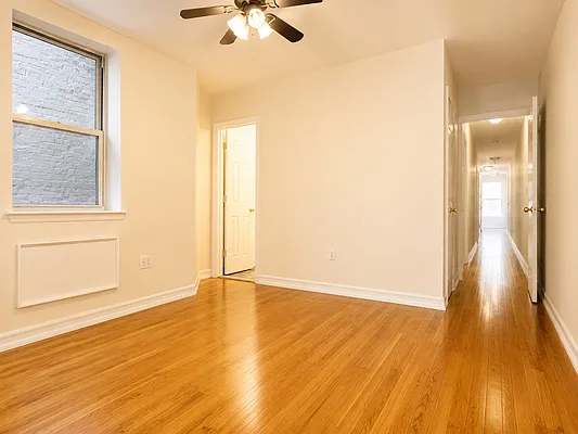 Bedroom, photo 2