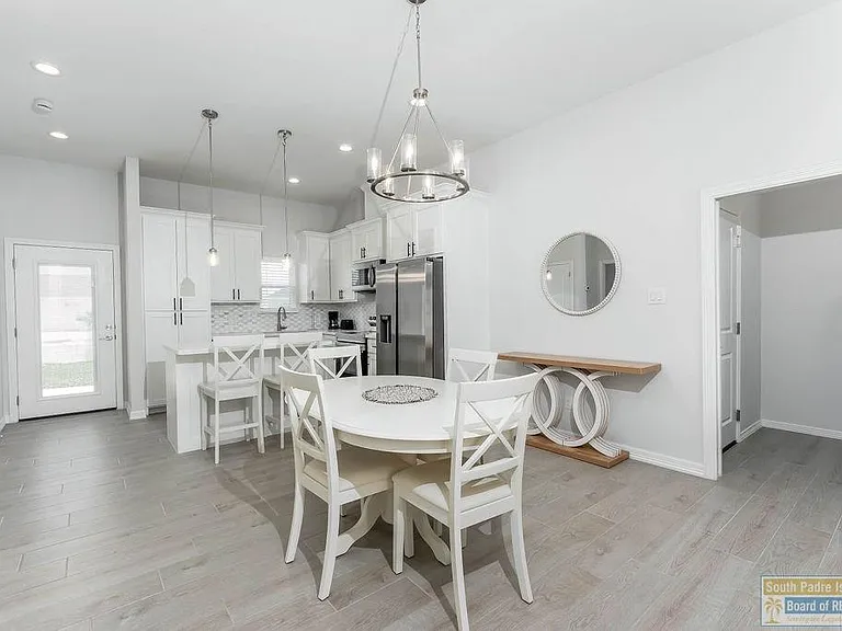 18 N Bay Hill Dr — Photo 16