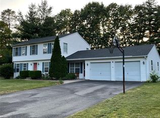 21 Acorn Dr, Windsor Locks, CT 06096