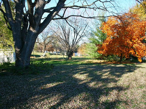 3rd image of 1559 County Road C E