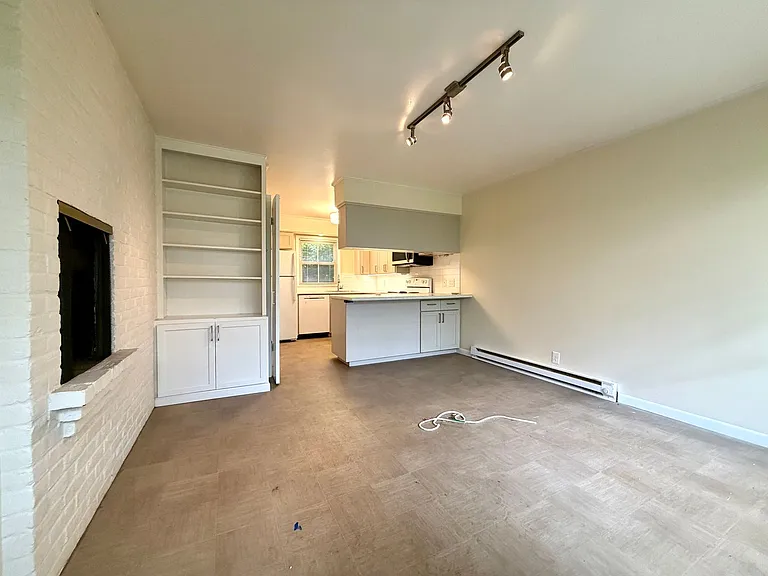 5272 SW Scholls Ferry Rd — Photo 8