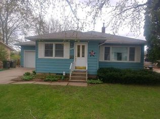 24 7th St NW, Oelwein, IA 50662