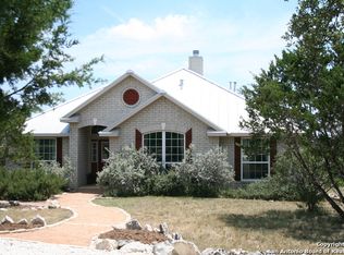 201 Rolling View Dr, Boerne, TX 78006