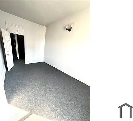 121 W Marshall St — Photo 20
