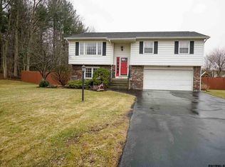 5202 Linden Ct, Schenectady, NY 12303