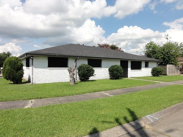 1st image of 100 Glenwood Dr
