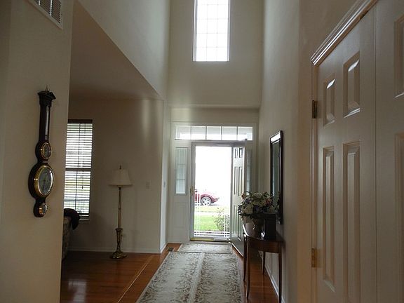 3rd image of 16407 Fairfield Dr