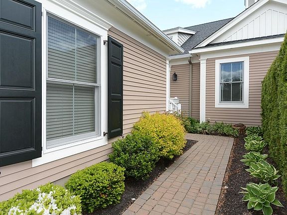 2nd image of 21 Lydias Way #21