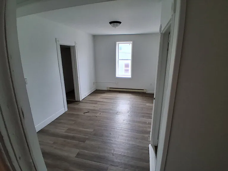 302 Columbia St #3 — Photo 4