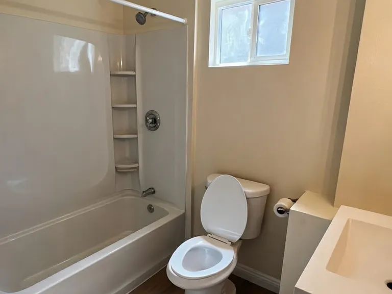 249 E Graham Ave #B — Photo 5