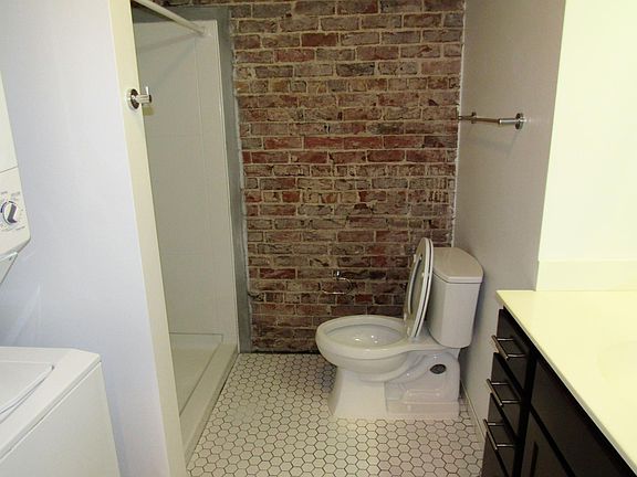 4th image of 1213 Harney St