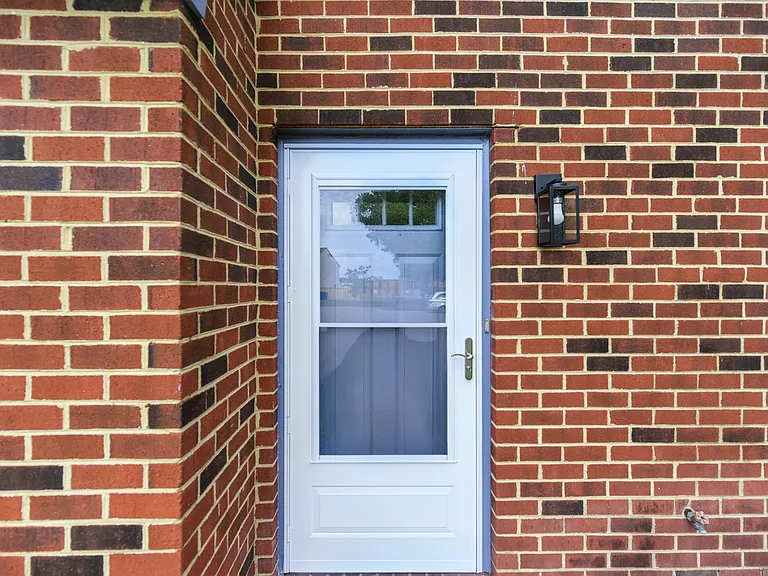 302 Seeman Ct — Photo 5