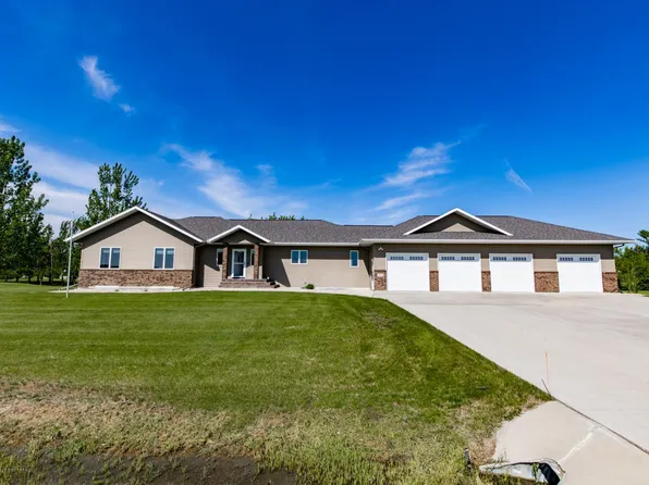 3018 4th St NW, West Fargo, ND 58078