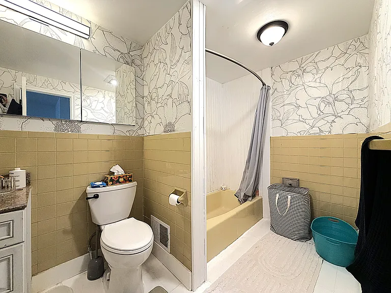 1273 Hope St #1 — Photo 7