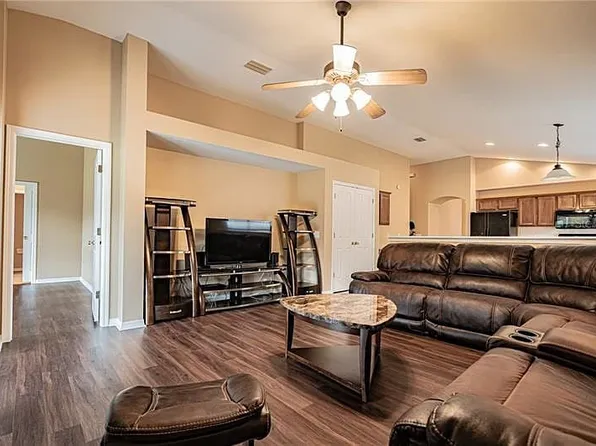 9932 Riverchase Dr, New Port Richey, FL 34655