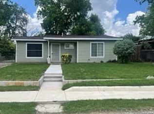 135 Willee Dr, San Antonio, TX 78228