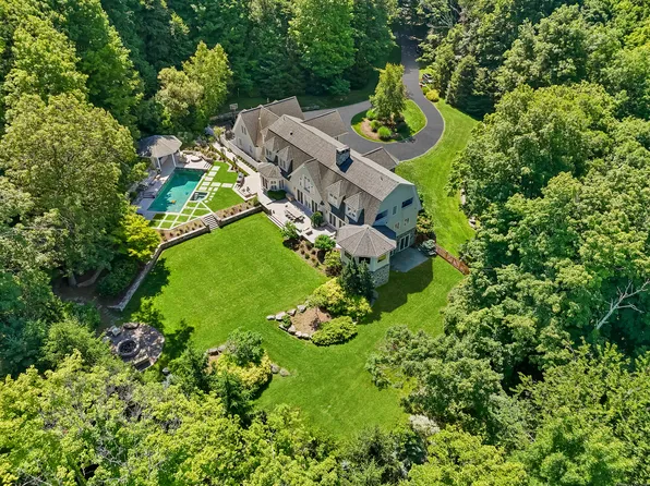 4 Longwood Drive, Redding, CT 06896