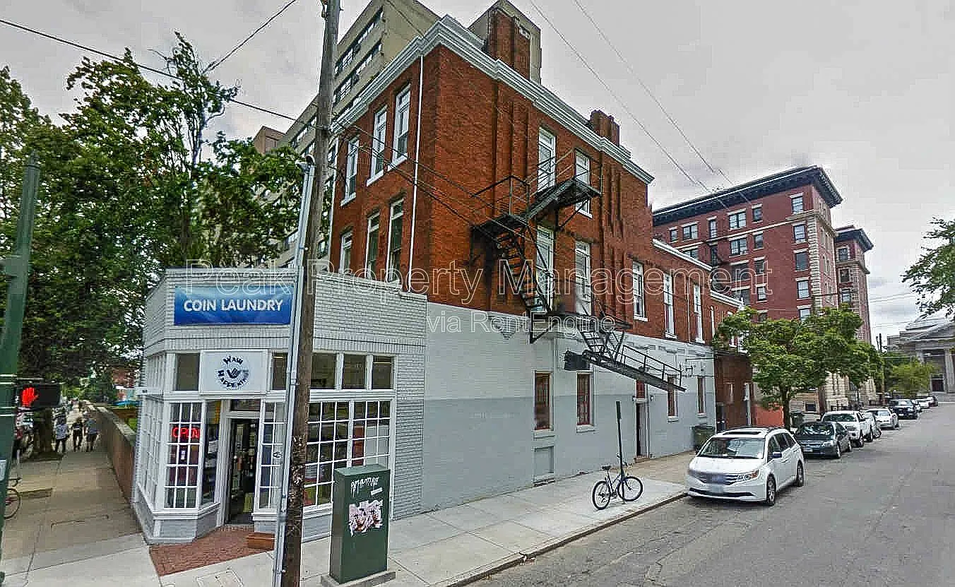 2 bed, 1.0 bath, 900 sqft, $1,400 — Photo 2