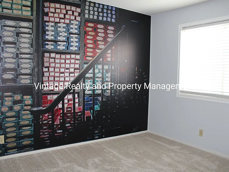 445 Almond Dr #129 — Photo 9