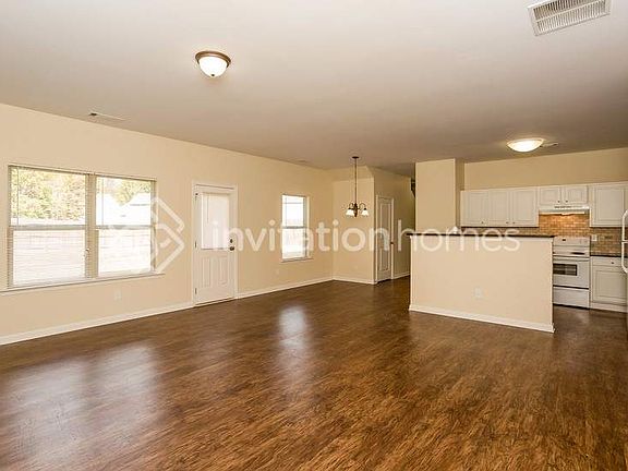 4th image of 4092 Oak Field Dr