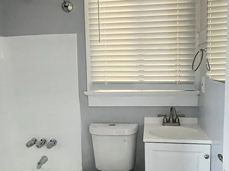 131 N Alvarado St — Photo 7