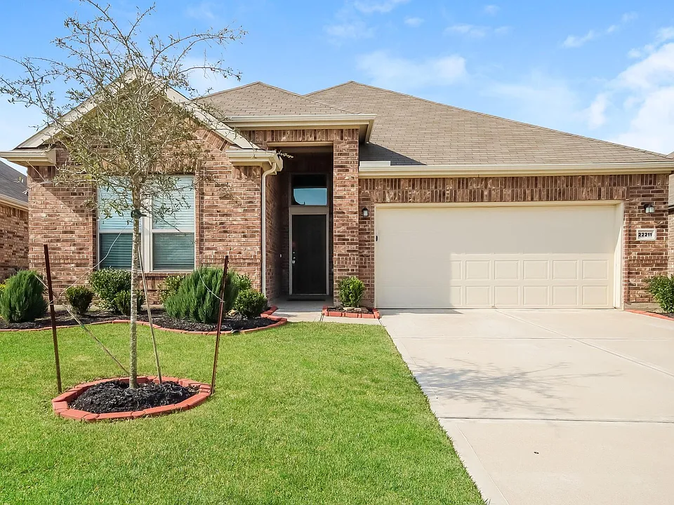 22211 Davenport Downs Ln