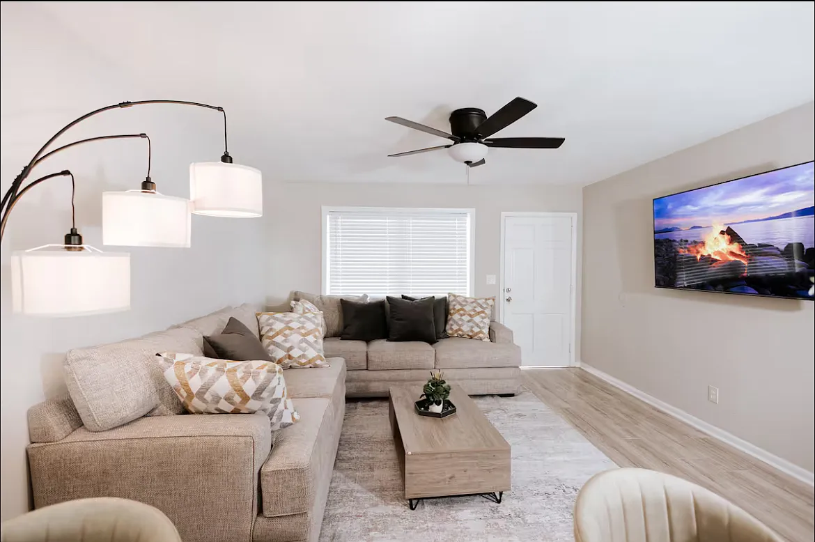 3047 Horse Shoe Drive - 1 — Photo 3