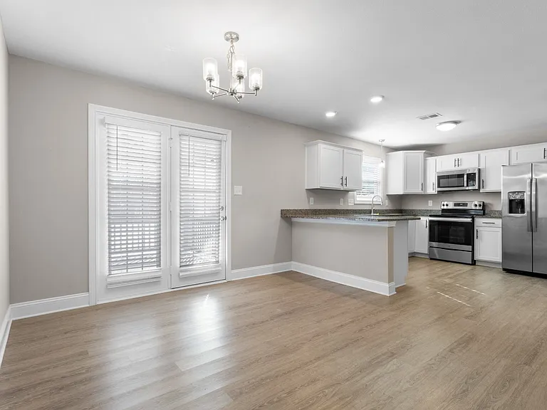 618 Battery Ct — Photo 12
